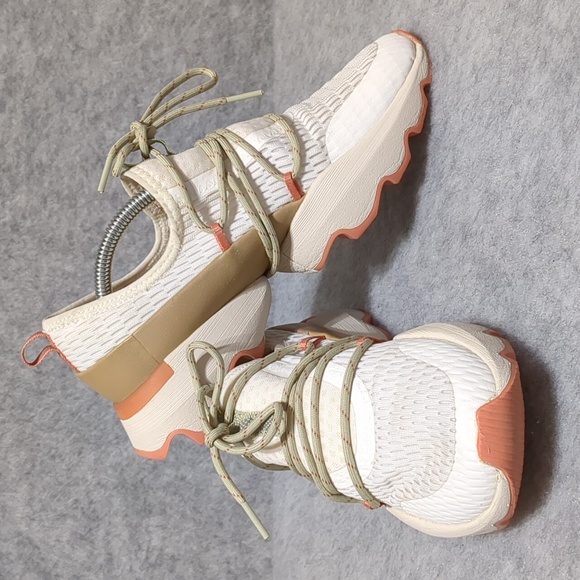 Sorel Kinetic Impact Lace Sneaker women's size 7 - Picture 4 of 9